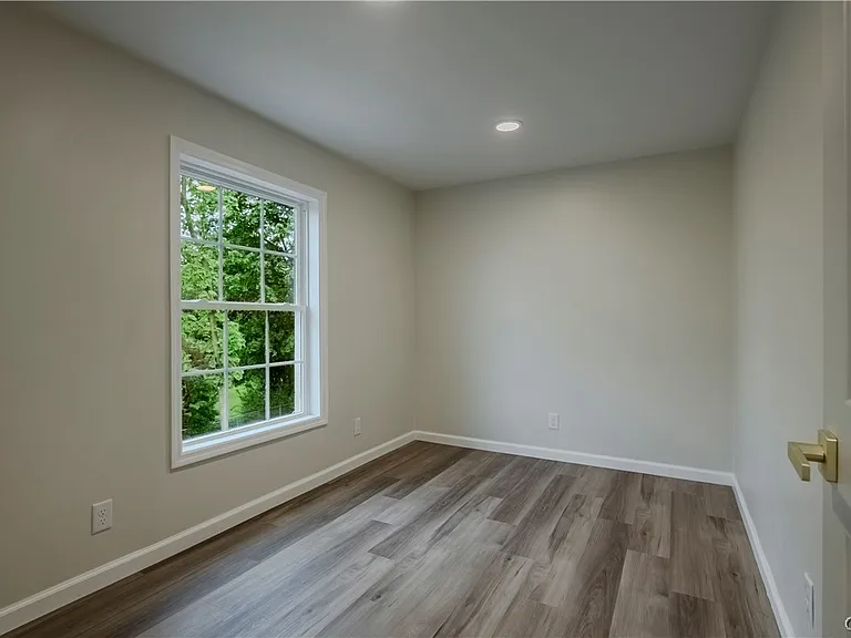 8 Terrace Hill Dr — Photo 41