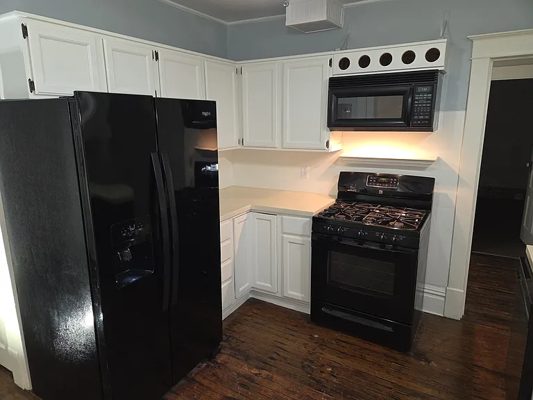 147 S Main St — Photo 7