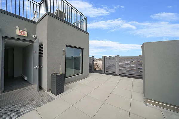 Rented by Signature Premier Properties | media 27