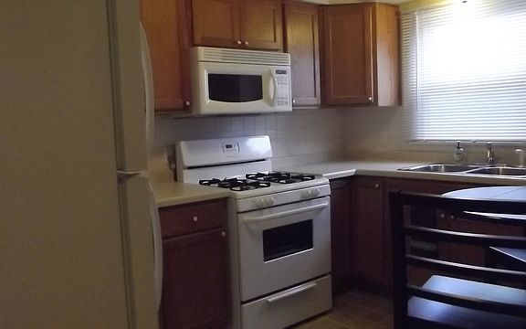 5th image of 2802 Ezra Ave