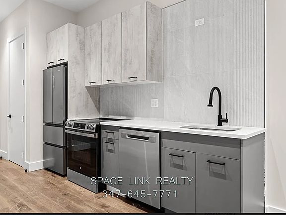 2nd image of 249 Montrose Ave #2L