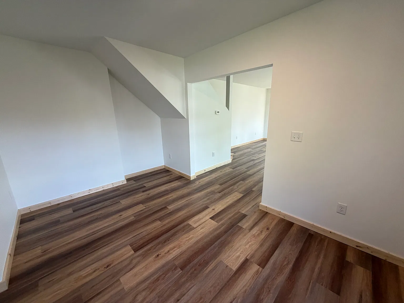 3 bed, 1080 sqft, $1,995 — Photo 2