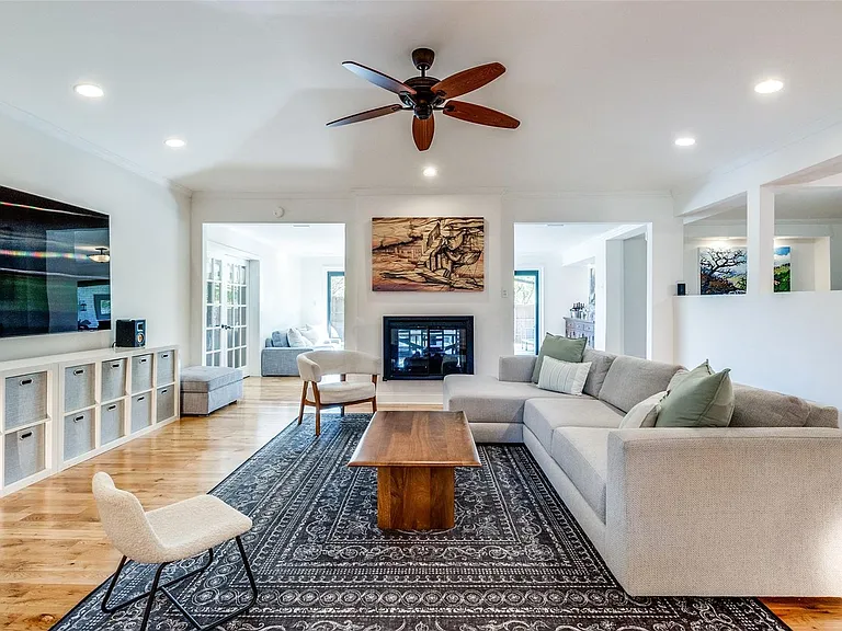 7350 Fieldgate Dr — Photo 4