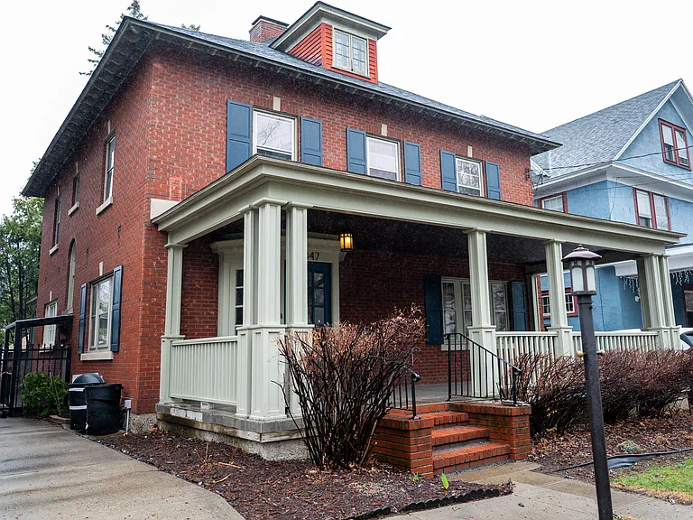 1347 Union St — Photo 1