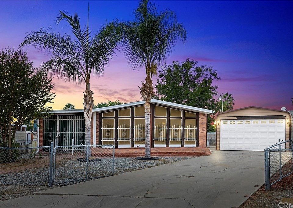 1st image of 627 Sonrisa St