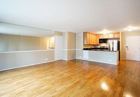 3rd image of 777 N Michigan Ave APT 1709