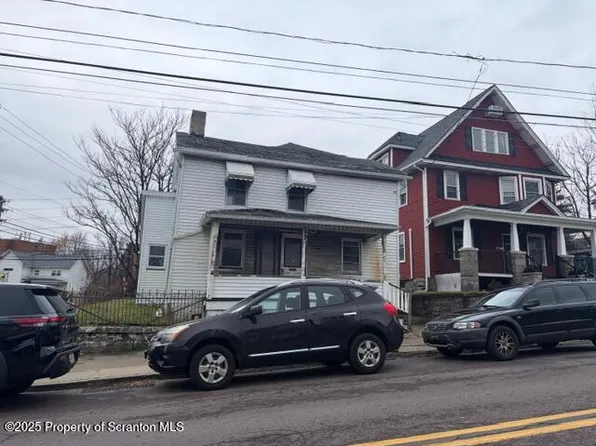 303 E Drinker St, Dunmore, PA 18512
