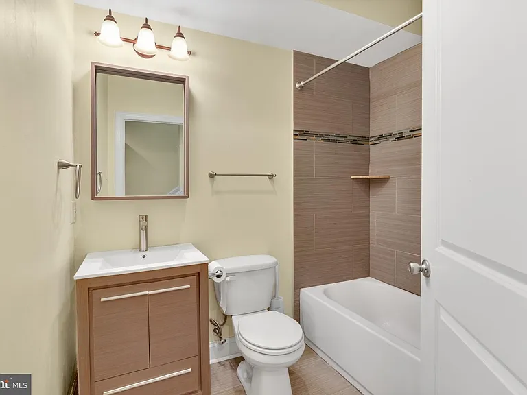 725 N 20th St #B — Photo 30