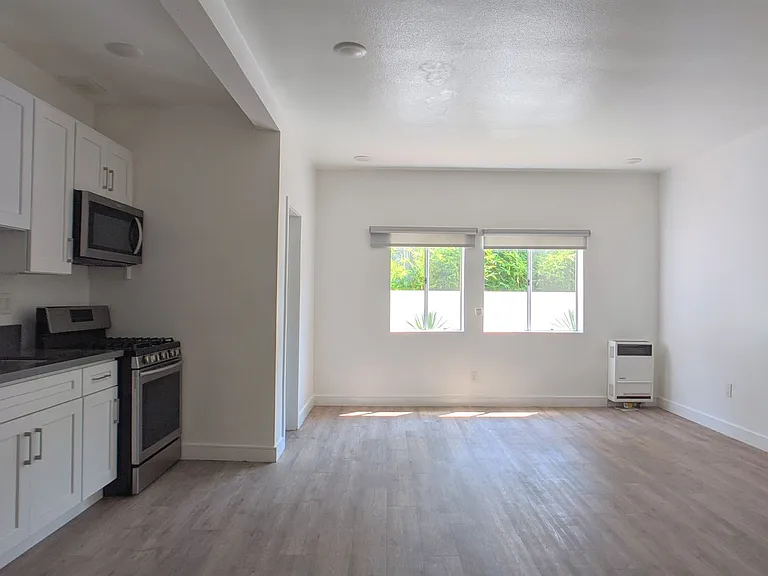 722 S Manhattan Pl — Photo 14