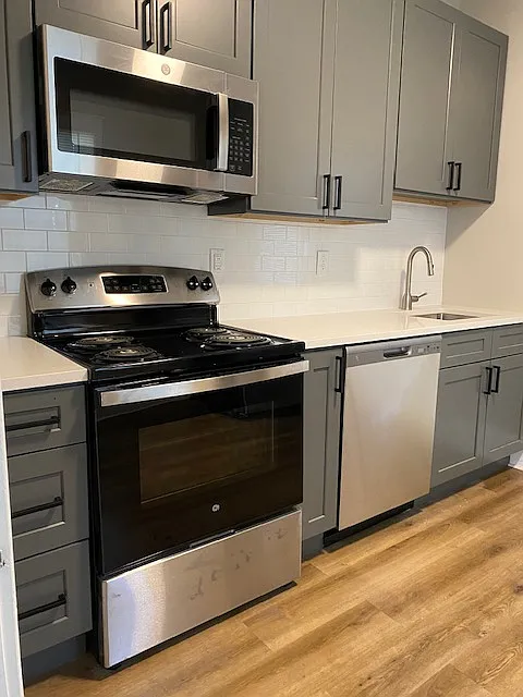 2 bed, 864 sqft, $1,650 — Photo 2