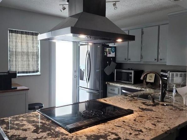 2152 NE 1st Way APT 206