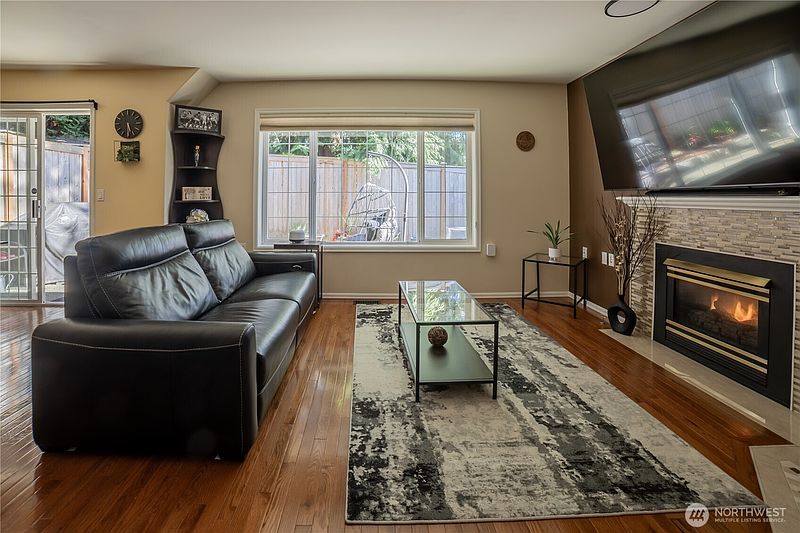 5th image of 15633 44th Avenue W #B-1