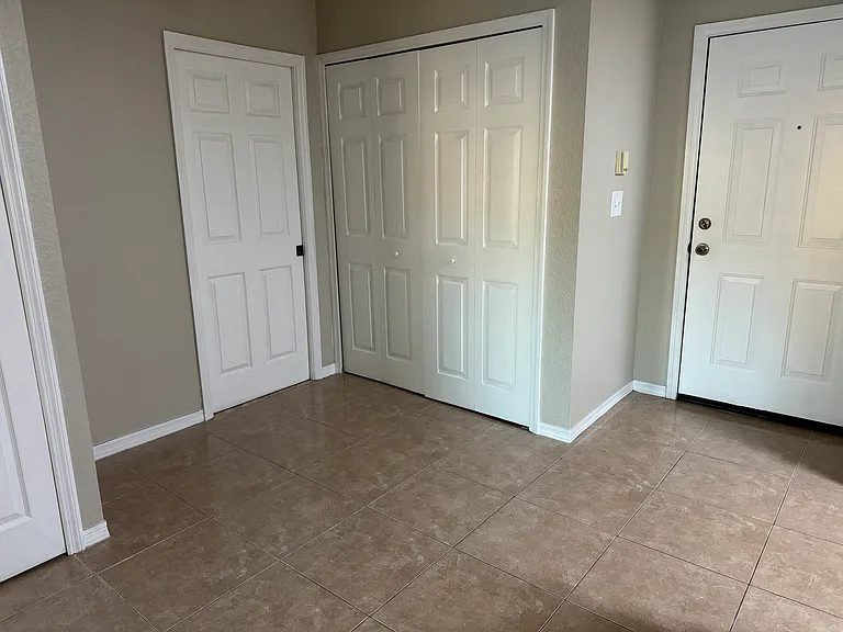 5463 Vineland Rd #5105 — Photo 9