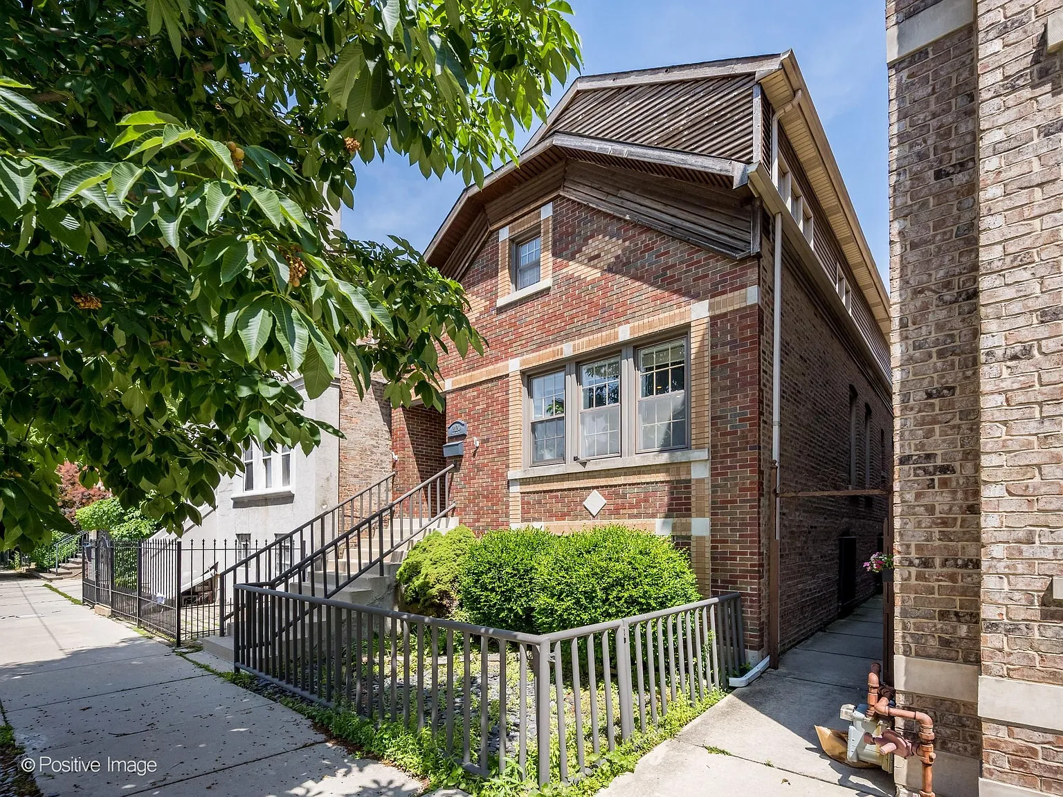 3 bed, 3400 sqft, $7,500 — Photo 1