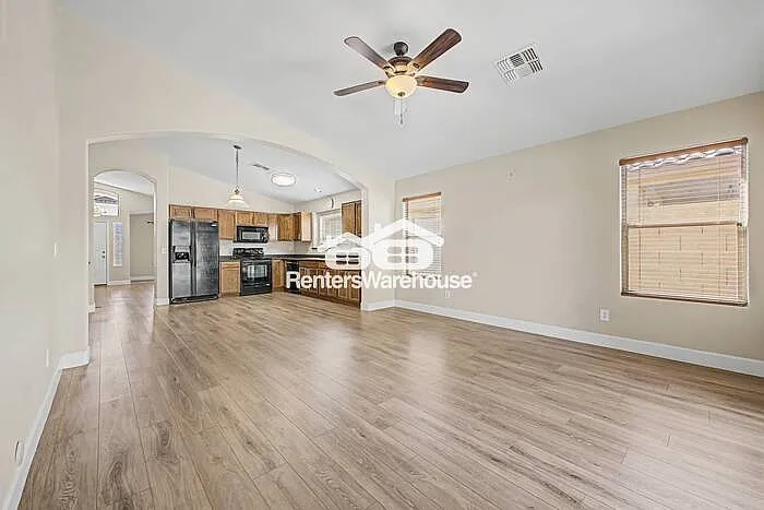 29169 N Rosewood Dr — Photo 6