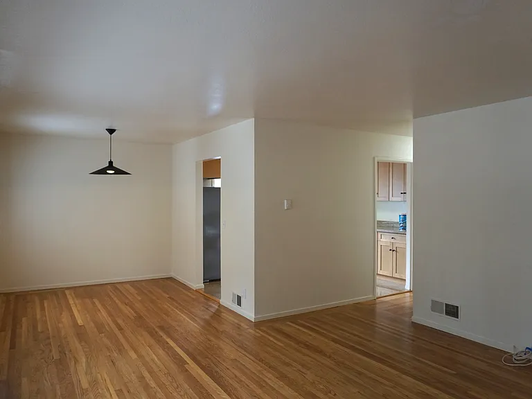 2201 Evergreen Dr — Photo 3
