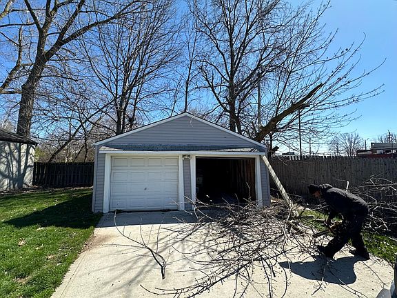 5th image of 1359 E 362nd St