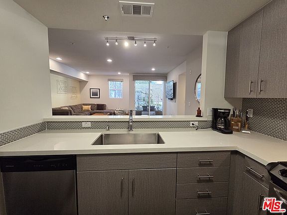 3rd image of 436 S Virgil Ave APT 209