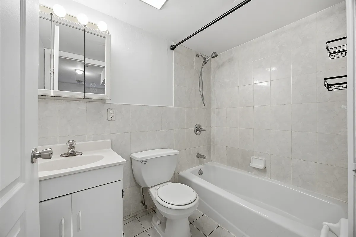 Building Photo - 52 W 14th St #5