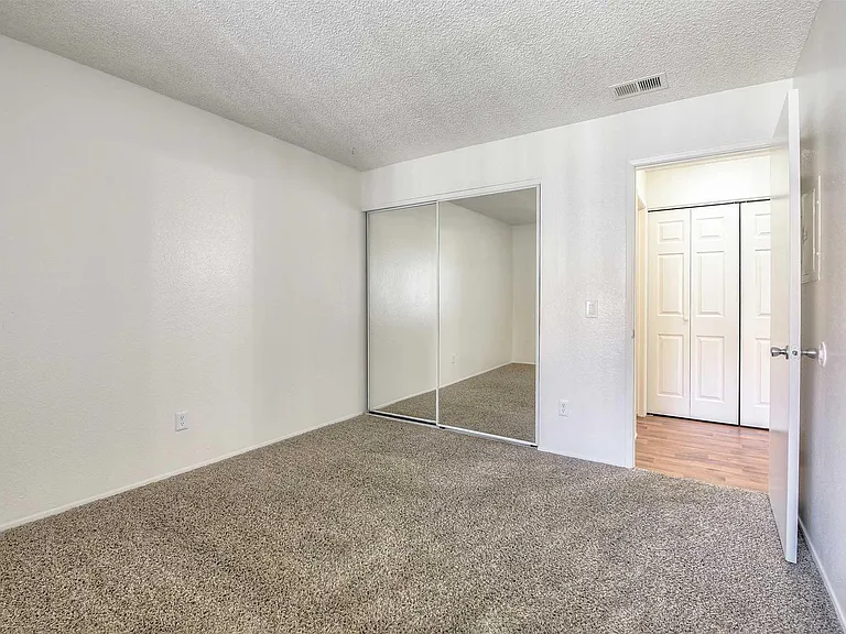 Summit Apartments — Photo 22