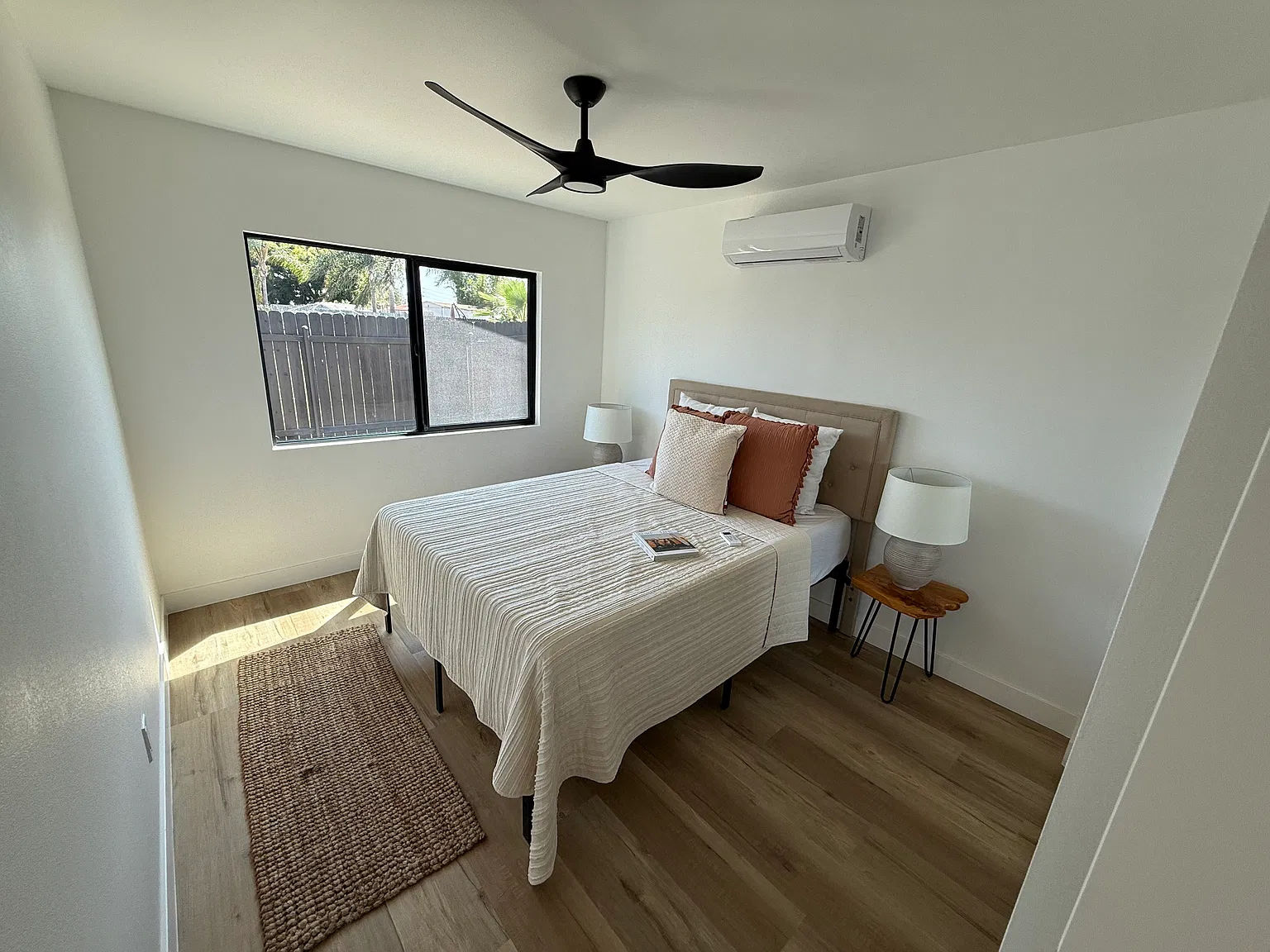 1 bed, 500 sqft, $2,400 — Photo 2
