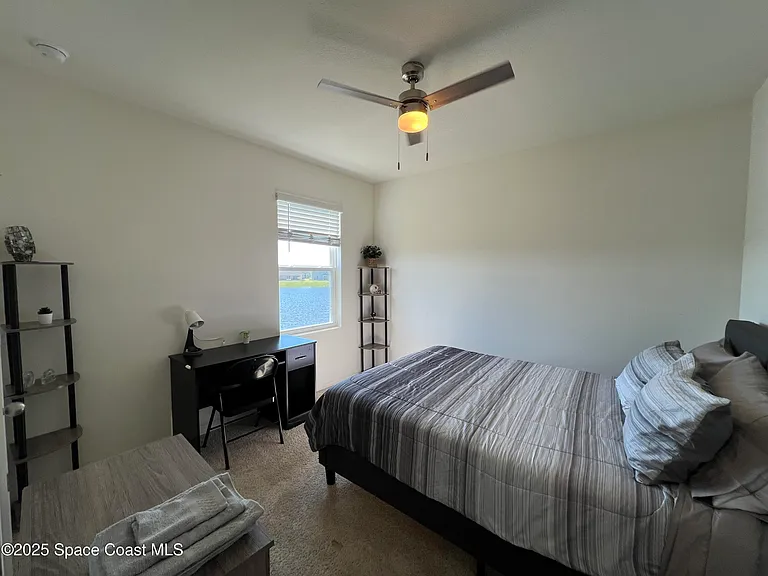 976 Trinity St — Photo 21