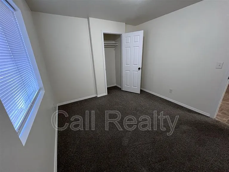 11122 E Valleyway Ave — Photo 10
