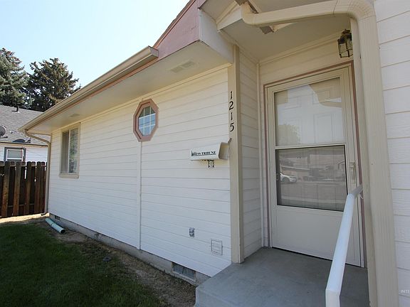 3rd image of 1215 E Washington Ave