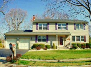 11 McFadden Dr, Monroe Township, NJ