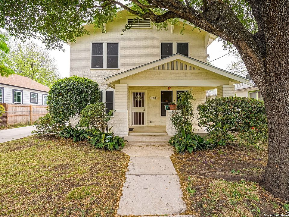 1st image of 1538 W GRAMERCY PL