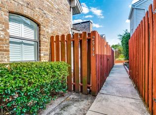 2544 Shady Ridge Dr, Bedford, TX 76021