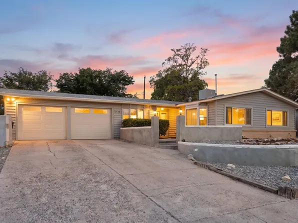 5720 Avenida La Mirada NW, Albuquerque, NM 87114
