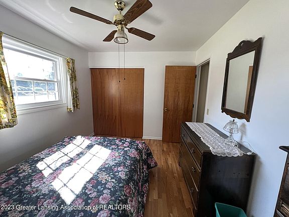 5th image of 216 Woodhaven Dr