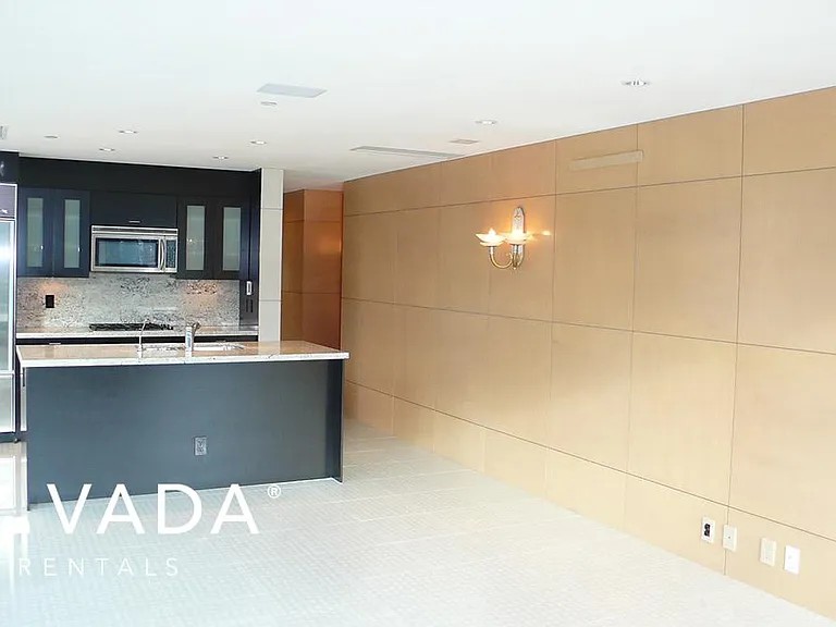 590 Nicola St #2304 — Photo 4