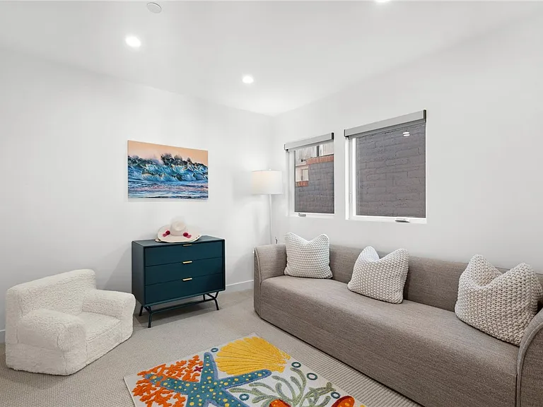 1576 E Ocean Blvd — Photo 14