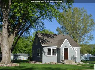 216 Florida Ave SW, Orange City, IA 51041