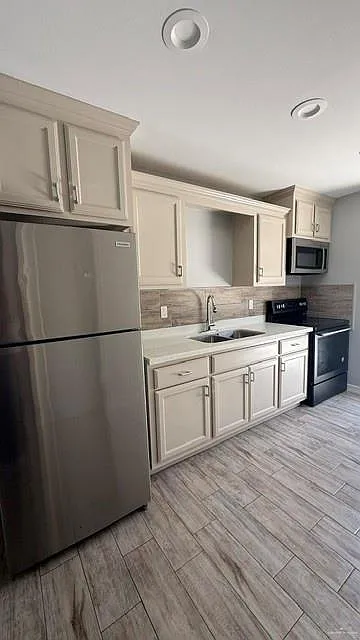 2 bed, 1.0 bath, 915 sqft, $915 — Photo 4