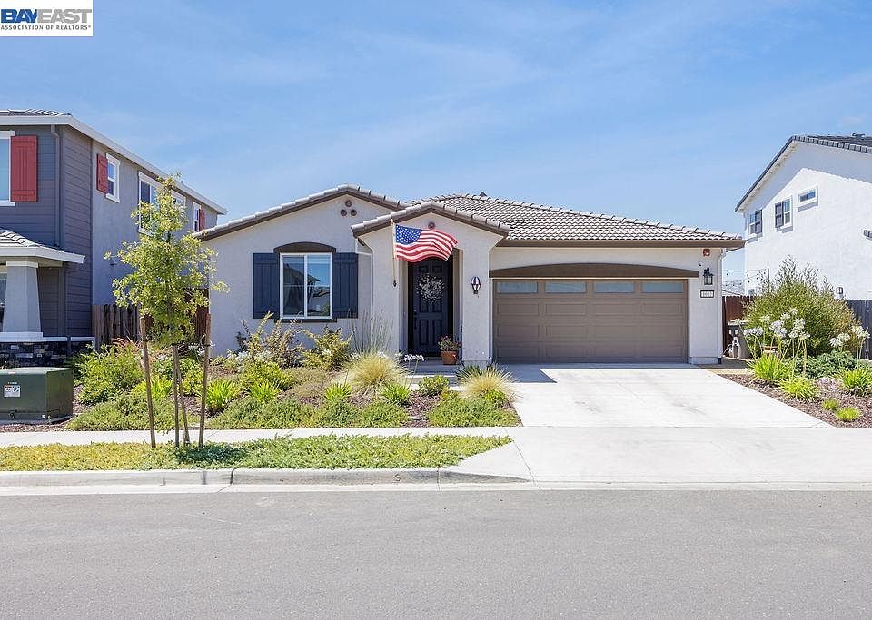 1st image of 1012 Ramos Dr