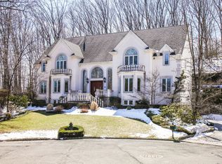 125 Annfield Ct, Staten Island, NY 10304