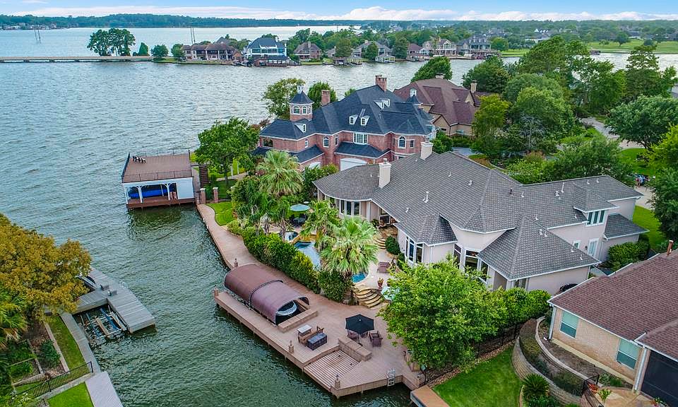 1st image of 28 Bentwater Bay Cir