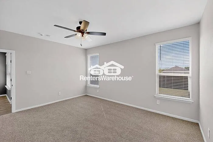 8517 Centerboard Ln — Photo 31