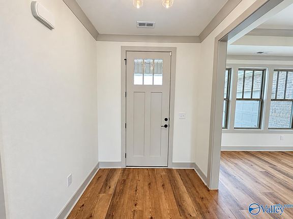 5th image of 1105 Maplehurst St