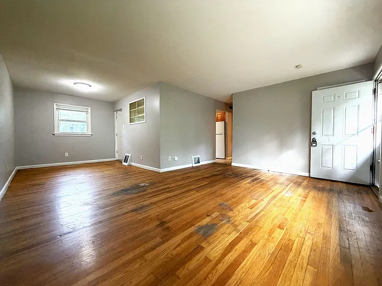 38 Fenwick Dr — Photo 3