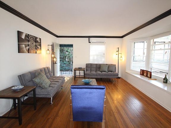 2nd image of 2124 S Beverly Glen Blvd