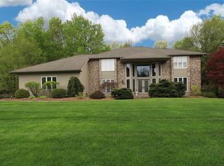 7032 Highfield Rd, Fayetteville, NY 13066