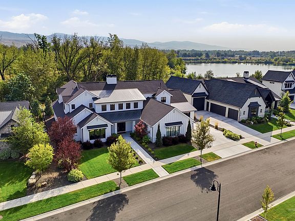 4th image of 1836 S Riparian Way