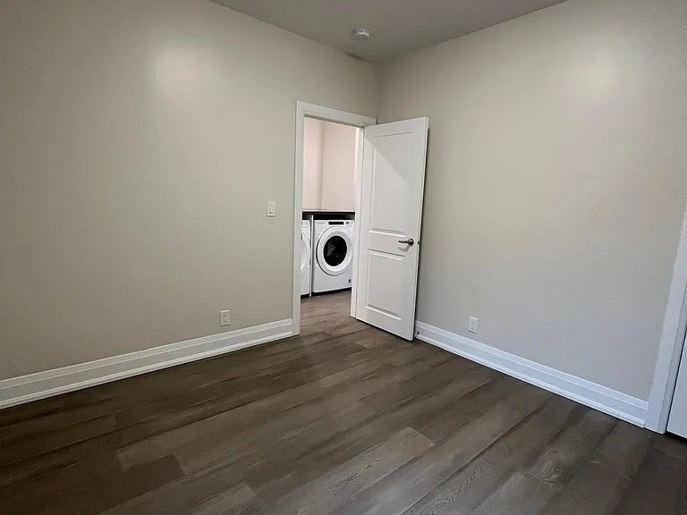 213 Osler St #2 — Photo 9
