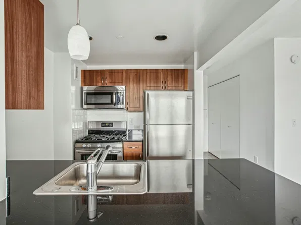 229 Chrystie Street image 1 of 27