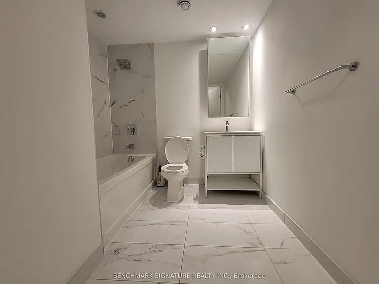 77 Shuter St #607 — Photo 11