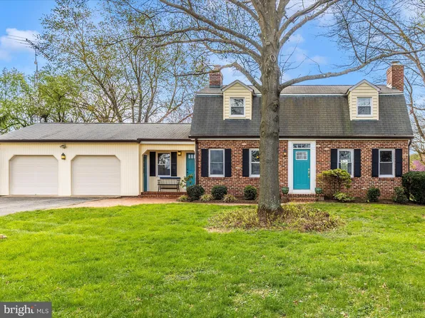 7925 Longmeadow Dr, Frederick, MD 21701